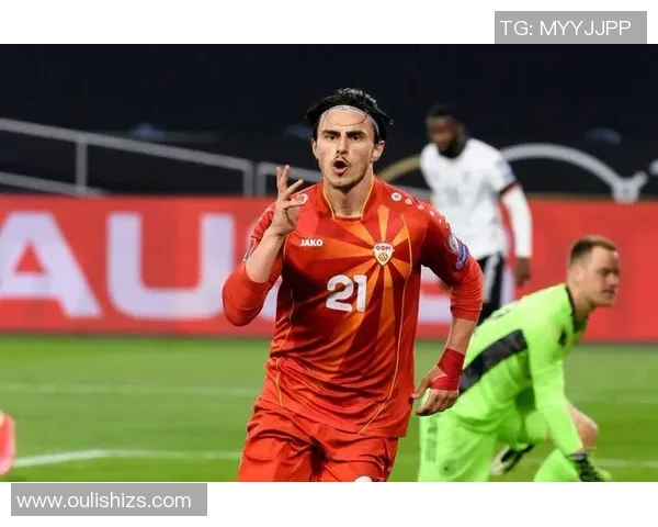 足球明星中是否有穿着16号球衣的传奇人物及其背后的故事